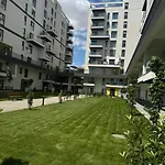 Apartment Emily's Self Check-in & Private Parking Craiova