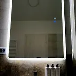 Emily's Self Check-in & Private Parking