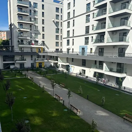 Emily's Self Check-in & Private Parking Apartment Craiova