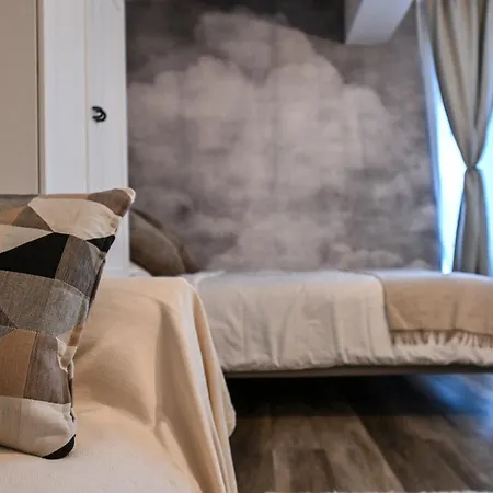 Emily's Self Check-in & Private Parking Apartment Craiova