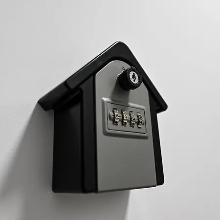 Emily's Self Check-in & Private Parking *