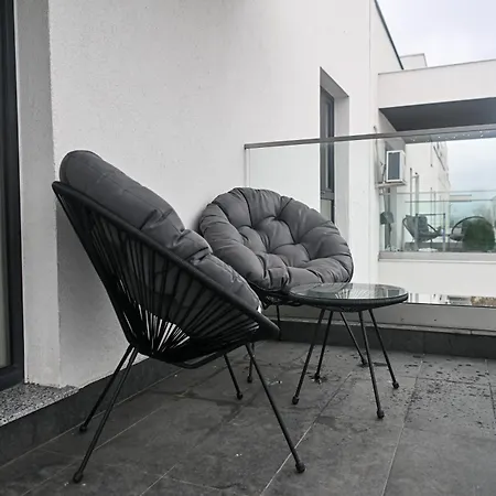 Emily's Self Check-in & Private Parking