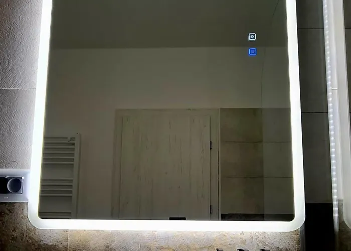 Emily's Self Check-in & Private Parking