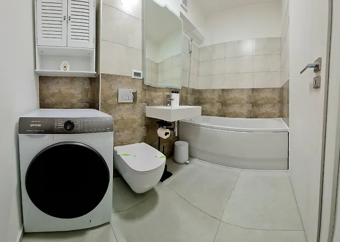 Emily's Self Check-in & Private Parking * Craiova