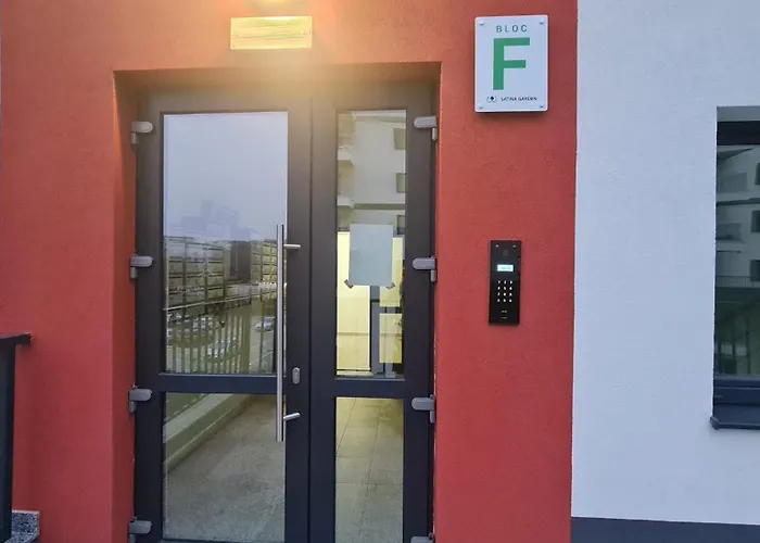 Emily's Self Check-in & Private Parking * Craiova