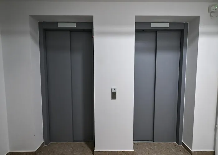 Emily's Self Check-in & Private Parking Appartamento