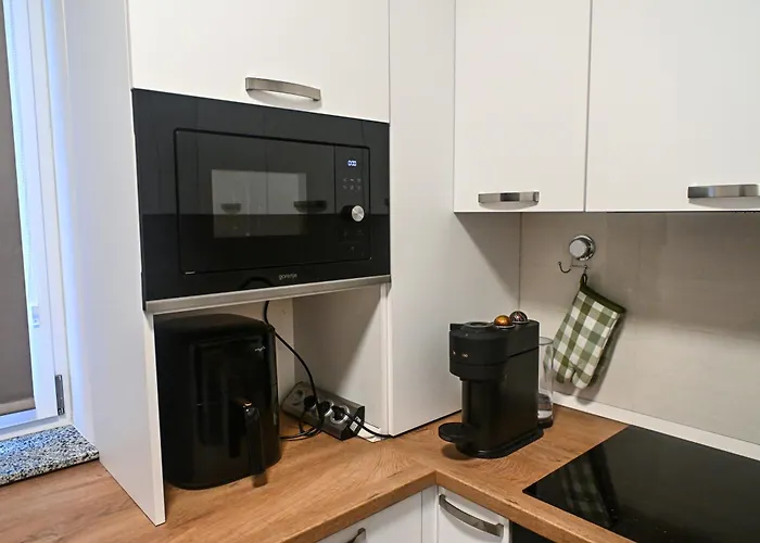 Emily's Self Check-in & Private Parking *