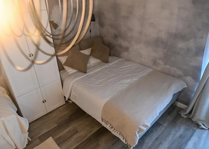 Emily's Self Check-in & Private Parking Appartamento