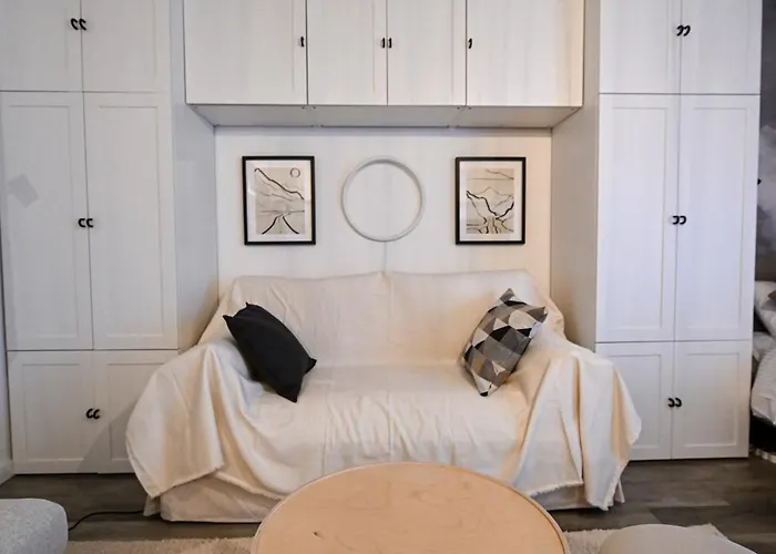 Emily's Self Check-in & Private Parking Appartamento Craiova