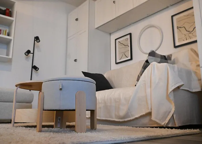 Emily's Self Check-in & Private Parking Craiova