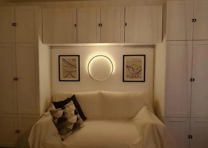 Emily's Self Check-in & Private Parking